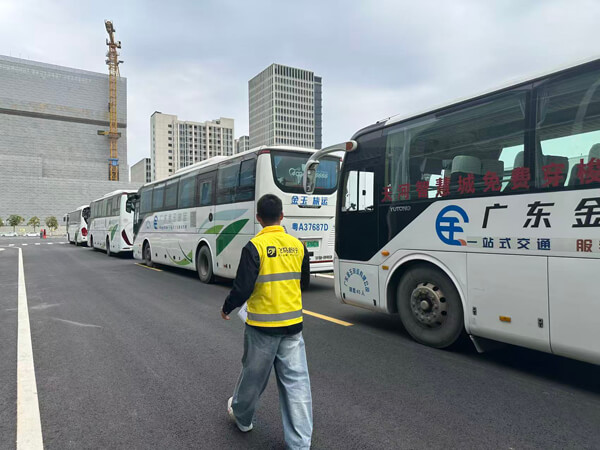 小鹏汇天年会活动用车